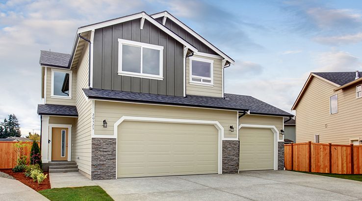 Simple Northwest town house with nice garage.